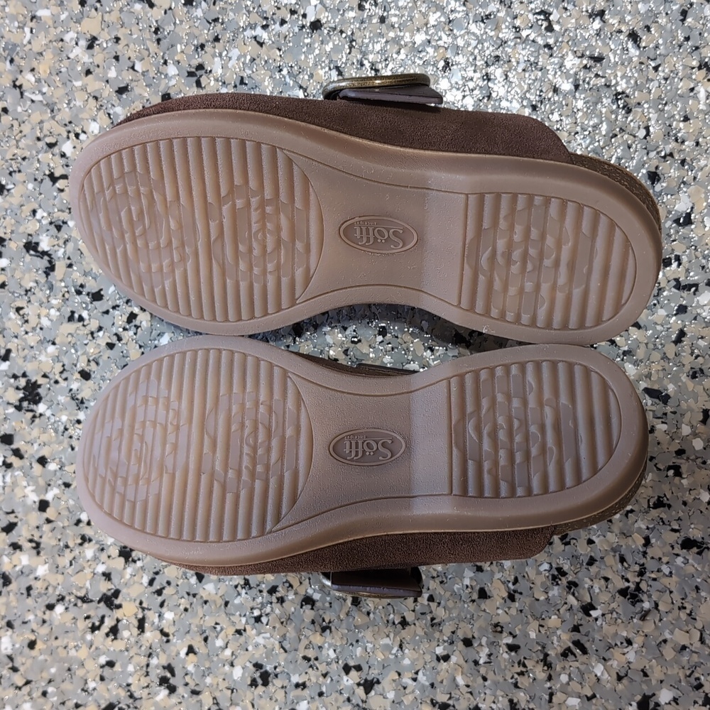 Soft Billie Suede Clog - Picture 4 of 5